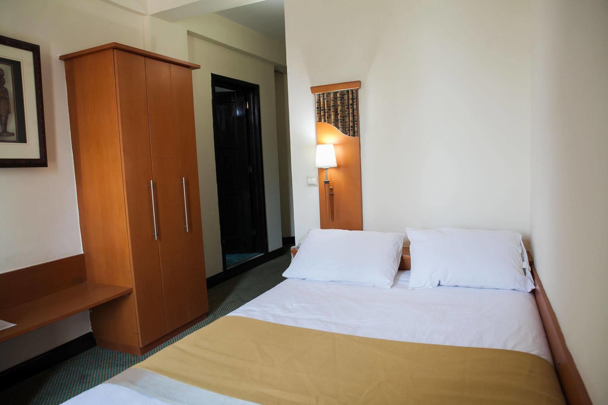 קיגאלי Gorillas City Centre Hotel מראה חיצוני תמונה
