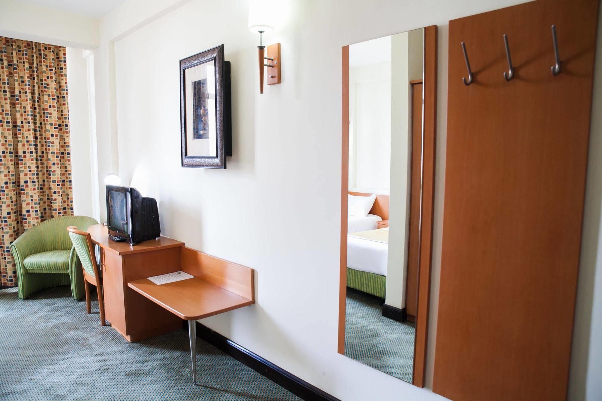 קיגאלי Gorillas City Centre Hotel מראה חיצוני תמונה
